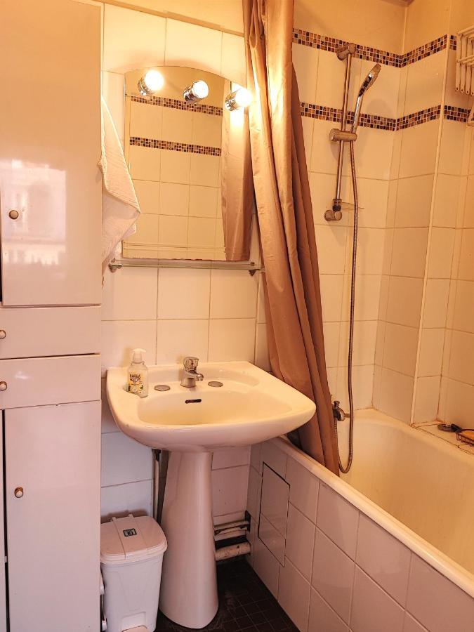 Studio Cosy Et Spacieux Avec Emplacement Ideal Parijs Buitenkant foto